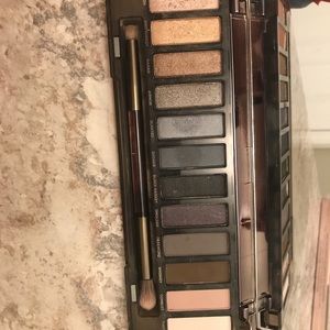 Urban decay naked eye shadow palette